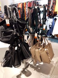 Bershka Gelar Sale, Celana Jeans Mulai dari Rp 179 Ribu