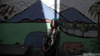 Menurut keterangan warga pembuatan mural tersebut bertujuan menghindarkan kesan kumuh di kampung itu.