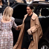 Meghan Markle kembali melangsungkan tugasnya sebagai Duchess of Sussex dengan sebuah kunjungan ke organisasi amal Smart Works, di London, Kamis (1/10/2019). Foto: Dok. Jeff Spicer/Getty Images