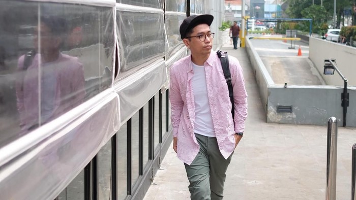 Jonathan End, influencer yang membuka jasa curhat berbayar. Foto: Dok. Jonathan End Jonathan End, influencer yang membuka jasa curhat berbayar. Foto: Dok. Jonathan End