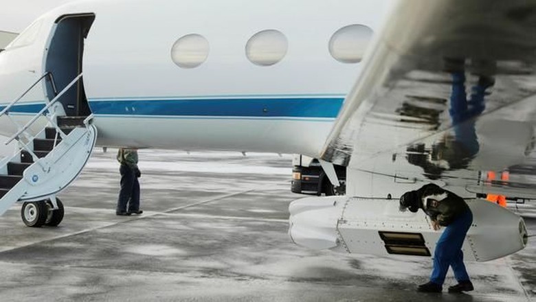 Pesawat jet yang terparkir di Bandara Riyadh (Reuters) Pesawat jet yang terparkir di Bandara Riyadh (Reuters)
