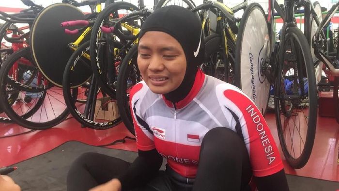 Sri Sugiyanti tak puas setelah hanya menyumbang medali perak di Asian Track Cycling Championship (ACC) 2019 (Foto: Mercy Raya/detikSport) Sri Sugiyanti tak puas setelah hanya menyumbang medali perak di Asian Track Cycling Championship (ACC) 2019 (Foto: Mercy Raya/detikSport)