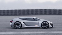 Petinggi Audi mengumumkan akan memproduksi mobil konsep listrik mereka yang disebut PB18 e-Tron. Seperti yang dikatakan Audi Chief Executive, Bram Schot di Amsterdam, Belanda. Foto: Pool (Audi/Leftlanenews)