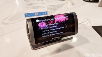 Dalam ajang CES 2019, Royole memboyong banyak perangkat dengan layar lipatnya. (Foto: Adi Fida Rahman/detikINET)