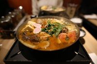 Wouw, Kuah Hot Pot Ini Diracik dengan Alpukat, Alkohol hingga Darah Babi!