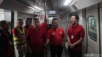 Nantinya pengintegrasian dua moda ini dilakukan dengan pembangunan Sky Bridge yang menghubungkan keduanya. 