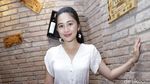 Ini Josephine Firmstone, Saingan Prilly Latuconsina