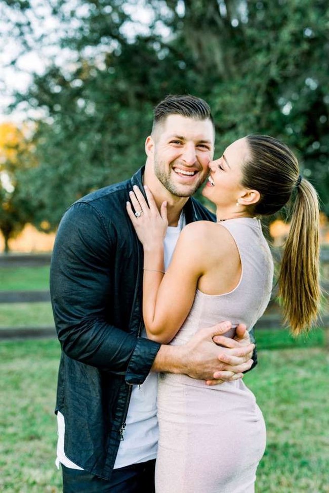 Tim Tebow, mantan atlet football Amerika ini melamar Demi-Leigh di rumah keluarganya di Jacksonville, Florida, seperti dikutip dari People. Foto: Dok. Kelly Braman Photography