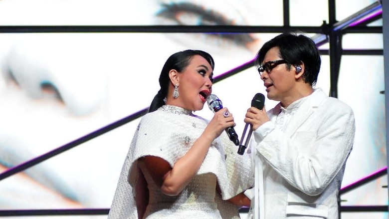 25 Tahun Perjalanan Cinta Armand Maulana dan Dewi Gita