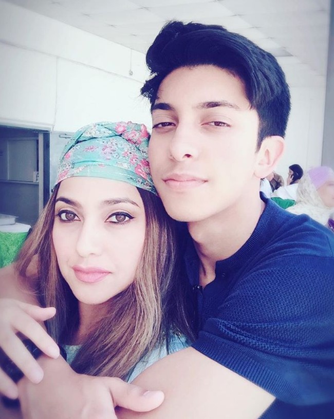 Sarah dan Albany sudah hampir 13 tahun tinggal di Amerika Serikat. Dua saudari Sarah Azhari, Tia Azhari dan Rahma Azhari, juga menetap di sana.  Foto: Instagram