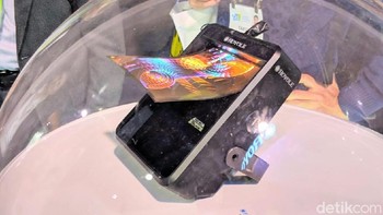 Perangkat dengan kayar melayang seperti kertas. (Foto: Adi Fida Rahman/detikINET)