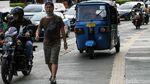 Duh,.. Jalur Pedestrian Ini Dibajak Pemotor dan Bajaj