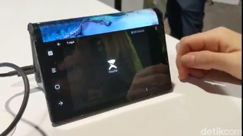 Ponsel ini dijual mulai dari USD 1.558 . Foto: Adi Fida Rahman/detikinet