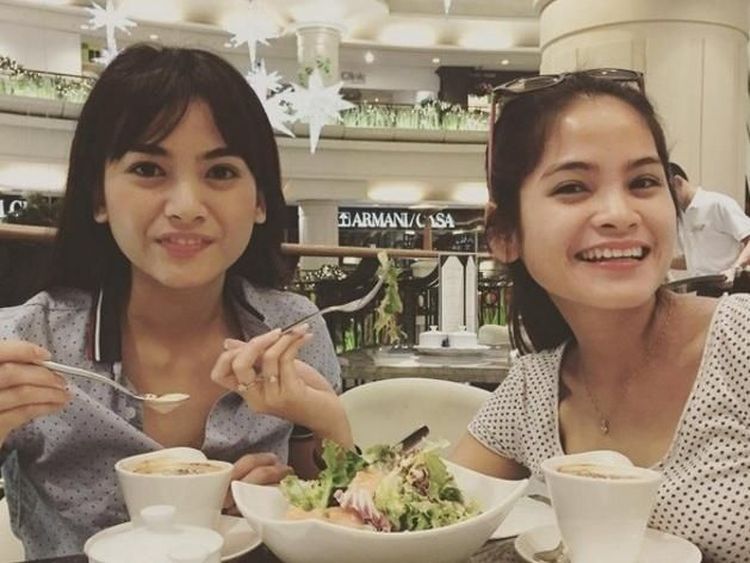 Mirip dengan Acha Septriasa, Ini Gaya Juwita Maritsa Saat Makan Smoothie