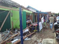 35 Rumah Rusak Diterjang Puting Beliung di Karawang