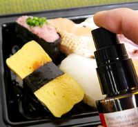 Dengan Semprotan Soy Sauce, Makan Sushi Dijamin Praktis dan Tak Keasinan!