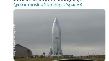Kini, tinggal tunggu tanggal mainnya bagi prototipe roket Starship melakukan penerbangan perdananya mengingat ia sudah berdiri di landasan pacu. Foto: Twitter/JaneidyEve
