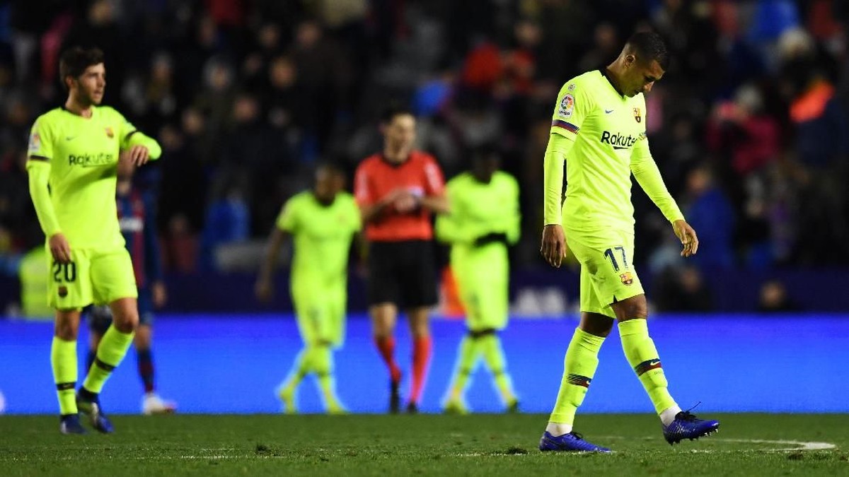 Barcelona kalah 1-2 dari Levante di leg pertama babak 16 besar Copa del Rey (Foto: David Ramos/Getty Images)