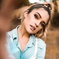 Lacey berhasil menempatkan diri sebagai runner up dalam kompetisi model yang diproduseri Tyra Banks tersebut dan pindah ke Los Angeles untuk mengejar kariernya. Foto: Instagram @thelaceyclaire