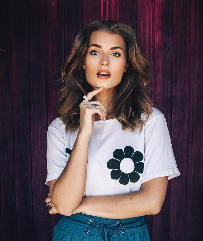 Aku ingin wanita lain lebih dulu jatuh cinta dengan diri sendiri. Mencintai diri sendiri terlebih dahulu adalah hal terbaik yang pernah aku lakukan, imbuhnya. Foto: Instagram @thelaceyclaire