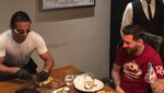 David Beckham hingga Lionel Messi, 8 Bintang yang Mencicip Steak Buatan Salt Bae