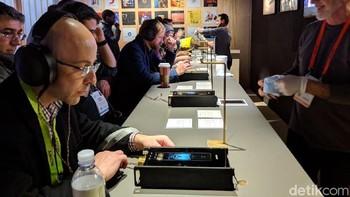 Pengunjung dapat menjajal langsung kebolehan perangakat HiFi audio Sony. (Foto: Adi Fida Rahman/detikINET)