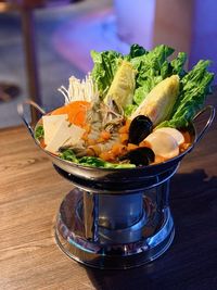 Wouw, Kuah Hot Pot Ini Diracik dengan Alpukat, Alkohol hingga Darah Babi!