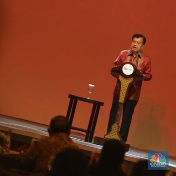 Beberkan Kenapa Tiket Pesawat Naik, JK: Semua Karena Dolar!