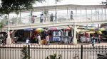 Sudah Ada Skybridge, PKL Masih Membandel Jualan di Trotoar