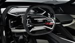 Mobil Listrik Unik, Setirnya Ada di Tengah