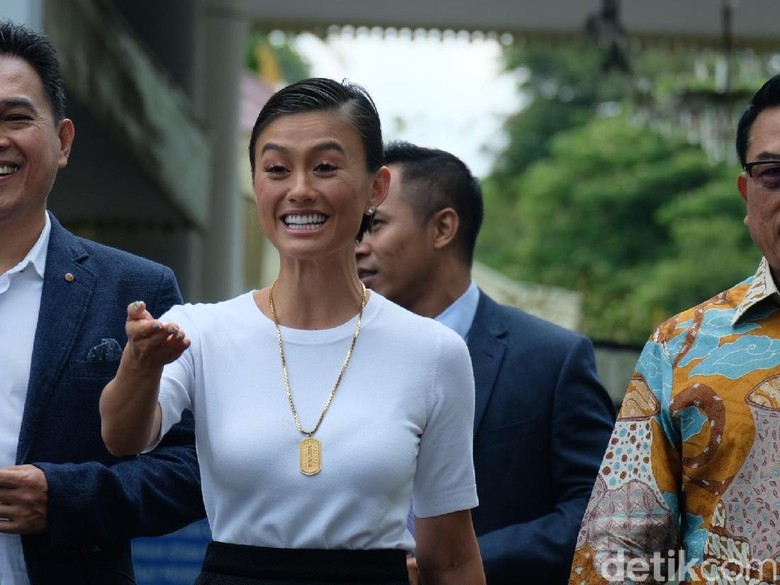 Kagetnya Agnez Mo saat Jokowi Tanya soal Go International Kagetnya Agnez Mo saat Jokowi Tanya soal Go International
