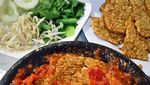 Tempe Penyet Gurih Pedas Ini Enak Dimakan dengan Nasi Hangat