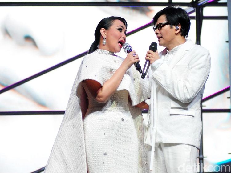 Sedikit Suguhan Armand Maulana dan Keluarganya Jelang Konser