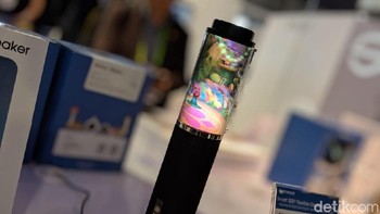 Layar menggulung di speaker. (Foto: Adi Fida Rahman/detikINET)