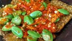 Tempe Penyet Gurih Pedas Ini Enak Dimakan dengan Nasi Hangat