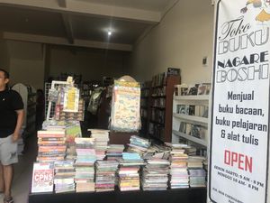 Razia Buku Memenjarakan Nalar Intelektual
