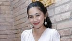 Ini Josephine Firmstone, Saingan Prilly Latuconsina