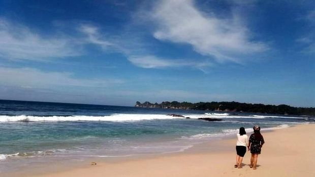 Pantai di Malang Selatan