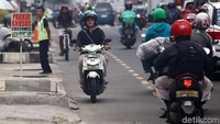 Razia digelar di Jalan Margonda yang menuju Jakarta.
