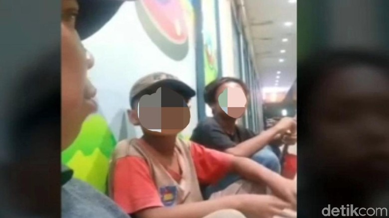 Warga Temukan Fakta Peredaran Miras Oplosan di Cianjur Marak Warga Temukan Fakta Peredaran Miras Oplosan di Cianjur Marak
