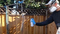 Setelah proses penghalusan permukaan, disemprotkan spray enamel sebagai proses akhir. Istimewa/Boredpanda.