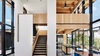 Rumah ini memiliki desain estetik dengan lebih banyak ruang terbuka agar udara bisa lebih mudah keluar masuk. Casey Dunn/Inhabitat.com.