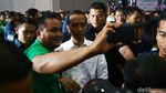 Momen Weekend Jokowi, Selfie dan Kumpul Bareng Sopir Online