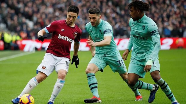 Samir Nasri bermain cukup apik untuk West Ham di babak pertama.