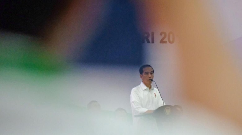 Jokowi: Jangan Sampai Kita Diaduk-aduk Politikus Jokowi: Jangan Sampai Kita Diaduk-aduk Politikus