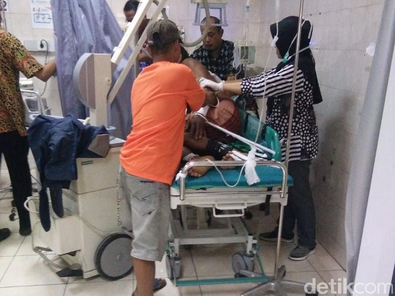 Gangguan Jiwa Kambuh, Warga Lamongan Ini Gorok Leher Sendiri Gangguan Jiwa Kambuh, Warga Lamongan Ini Gorok Leher Sendiri