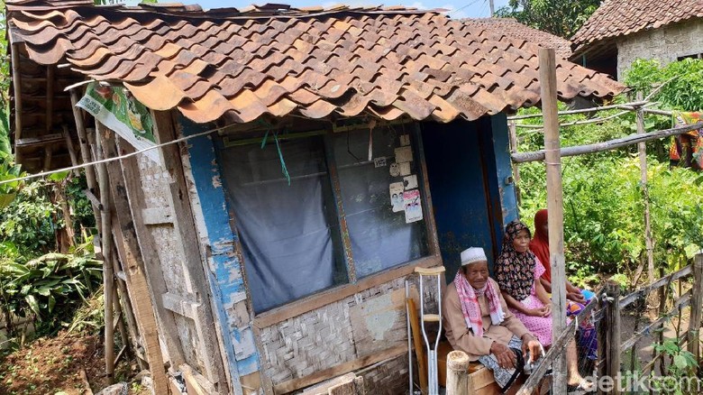 Kisah Marbot Kosih dan Gubuk Seluas Pos Ronda di Sukabumi Kisah Marbot Kosih dan Gubuk Seluas Pos Ronda di Sukabumi