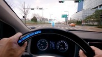Berangkat dari hal itu, HMG menciptakan cara komunikasi untuk orang dengan gangguan pendengaran yang menggabungkan suara internal dan eksternal melalui sarana sentuhan dan visual, sehingga memperluas kebebasan mobilitas untuk semua pengemudi terlepas dari keterbatasan fisik mereka.  Foto: dok. Hyundai