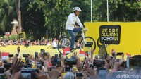 Sebelumnya, Ketua Umum Relawan Projo Budi Arie Setiadi mengatakan deklarasi tidak hanya dihadiri alumni UI. Alumni UGM hingga ITB juga turut hadir.