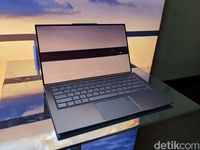 Terkesima Bertemu Laptop dengan Bezel Tertipis di Dunia